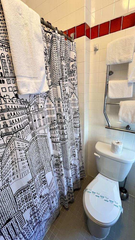 Touchstone Hotel - City Center photo 24
