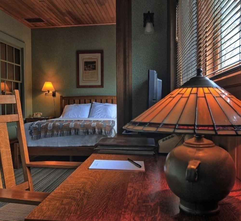 Roycroft Inn photo 8