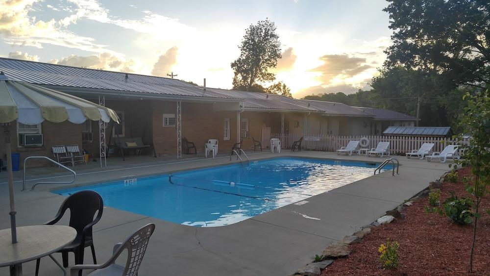 RoseWood Inn photo 42