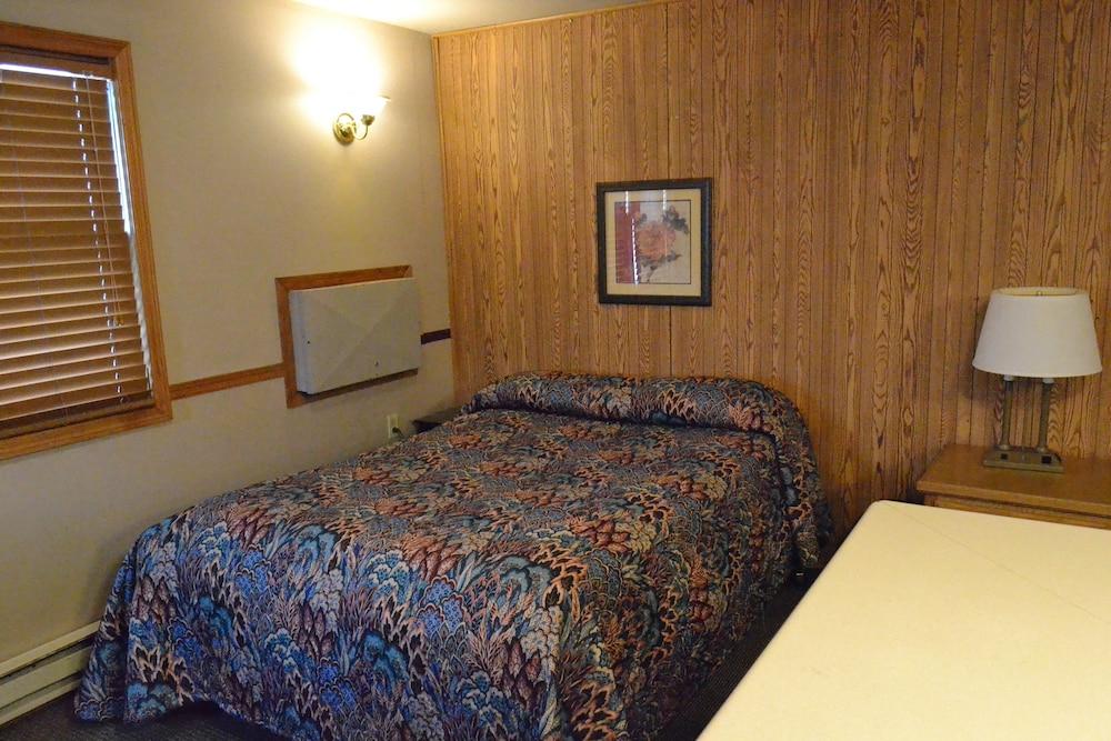 Innkeeper Motel photo 6