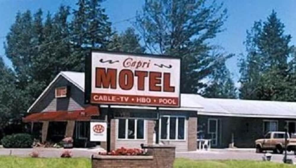 Capri Motel photo 22