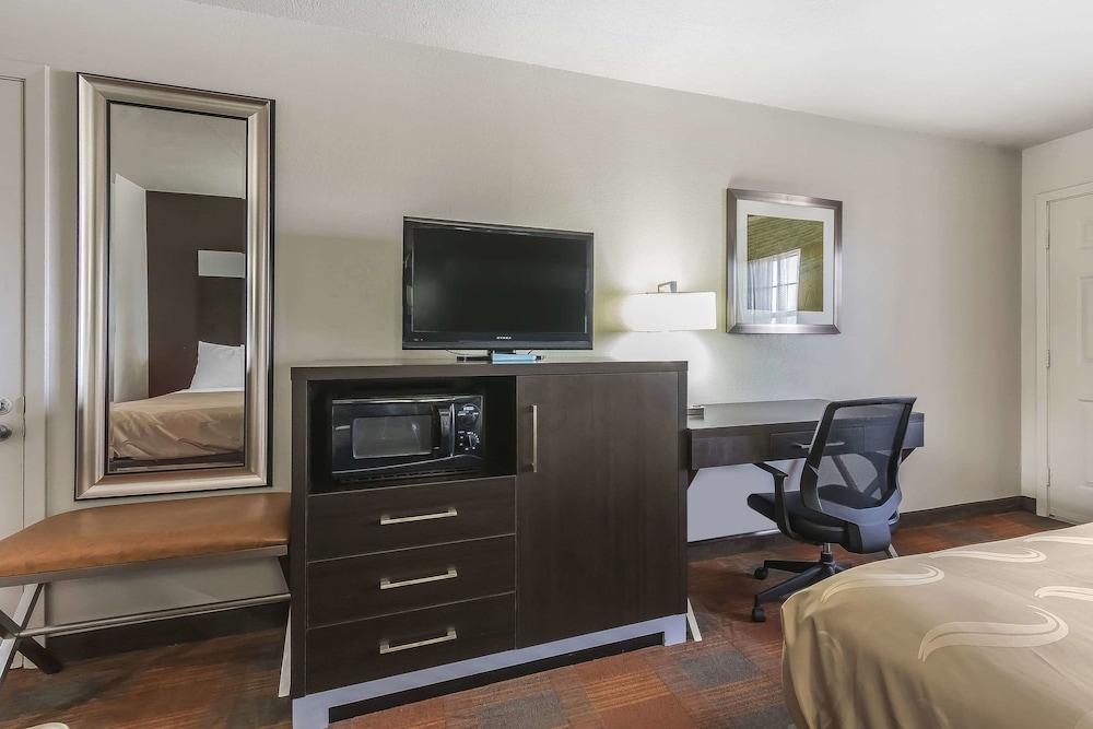 Quality Inn & Suites Stuttgart North photo 33