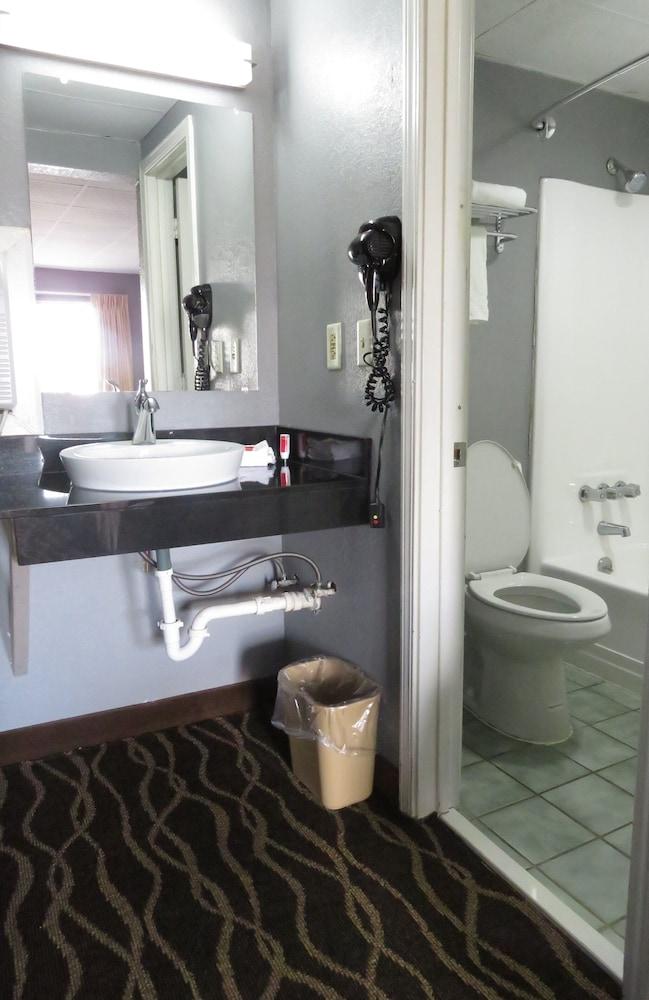 Travelodge by Wyndham Walterboro photo 15