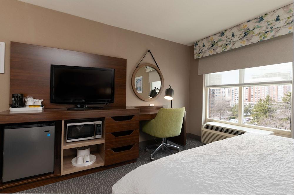 Hampton Inn & Suites Arlington Crystal City DCA photo 40