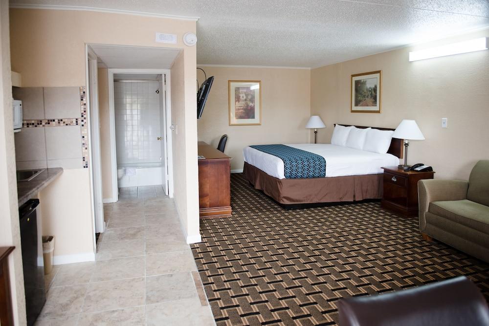Grand View Plaza Inn & Suites photo 9