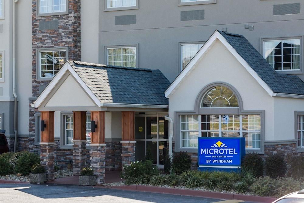 Microtel Inn & Suites by Wyndham Greenville / Woodruff Rd photo 20