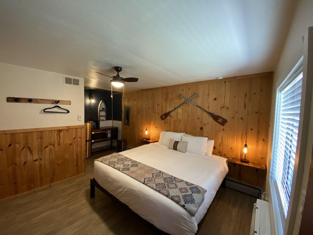 Columbia Point Resort photo 50