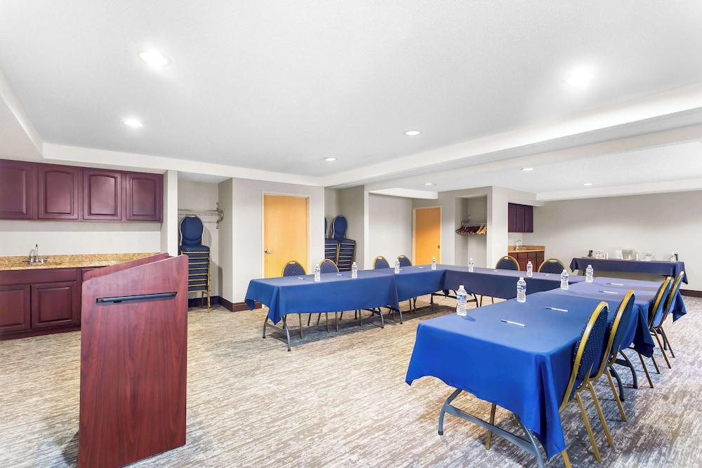 Best Western Oswego Hotel photo 34