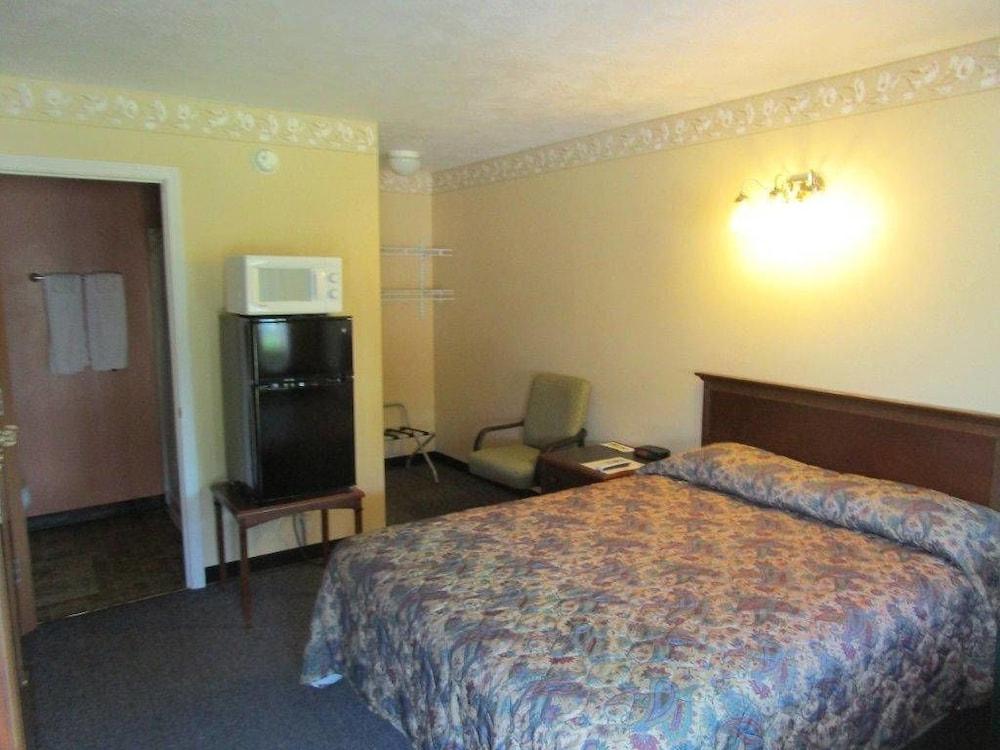 K-River Motel & Campground photo 3