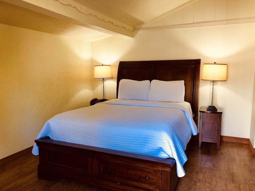 Carmel Resort Inn photo 55