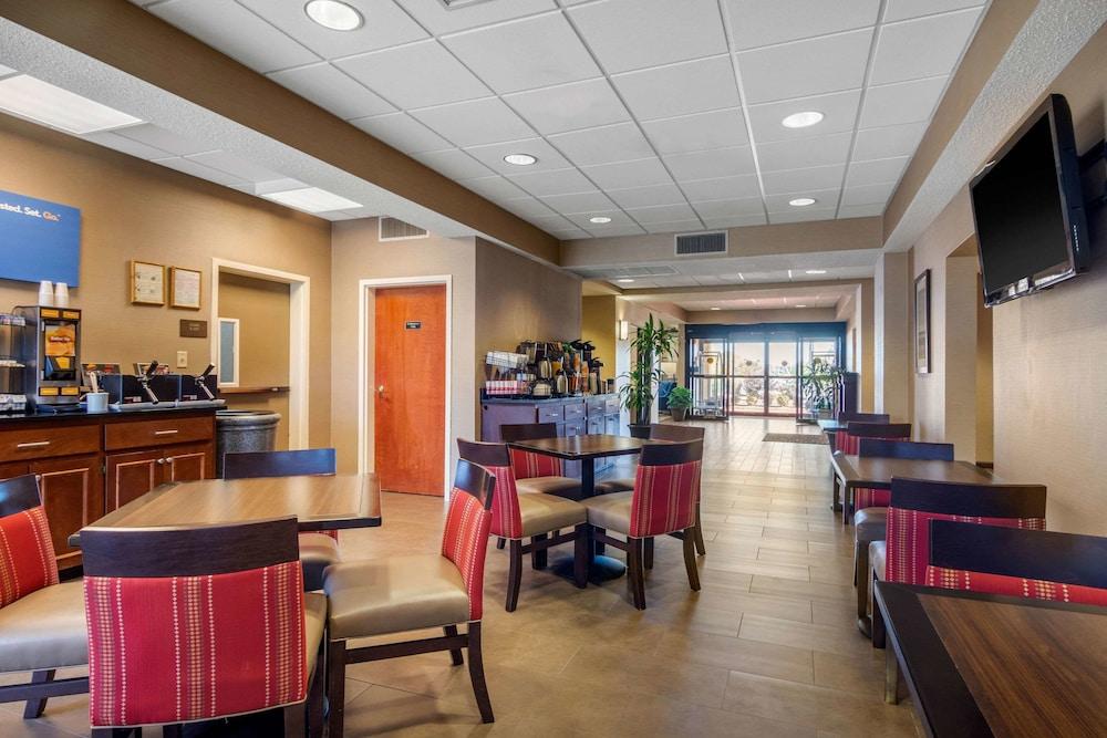 Comfort Inn & Suites LaGrange East photo 11