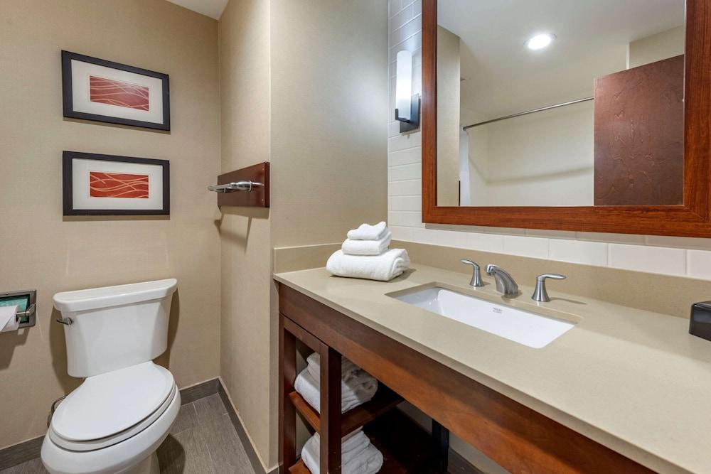 Comfort Inn & Suites Pittsburgh South photo 17