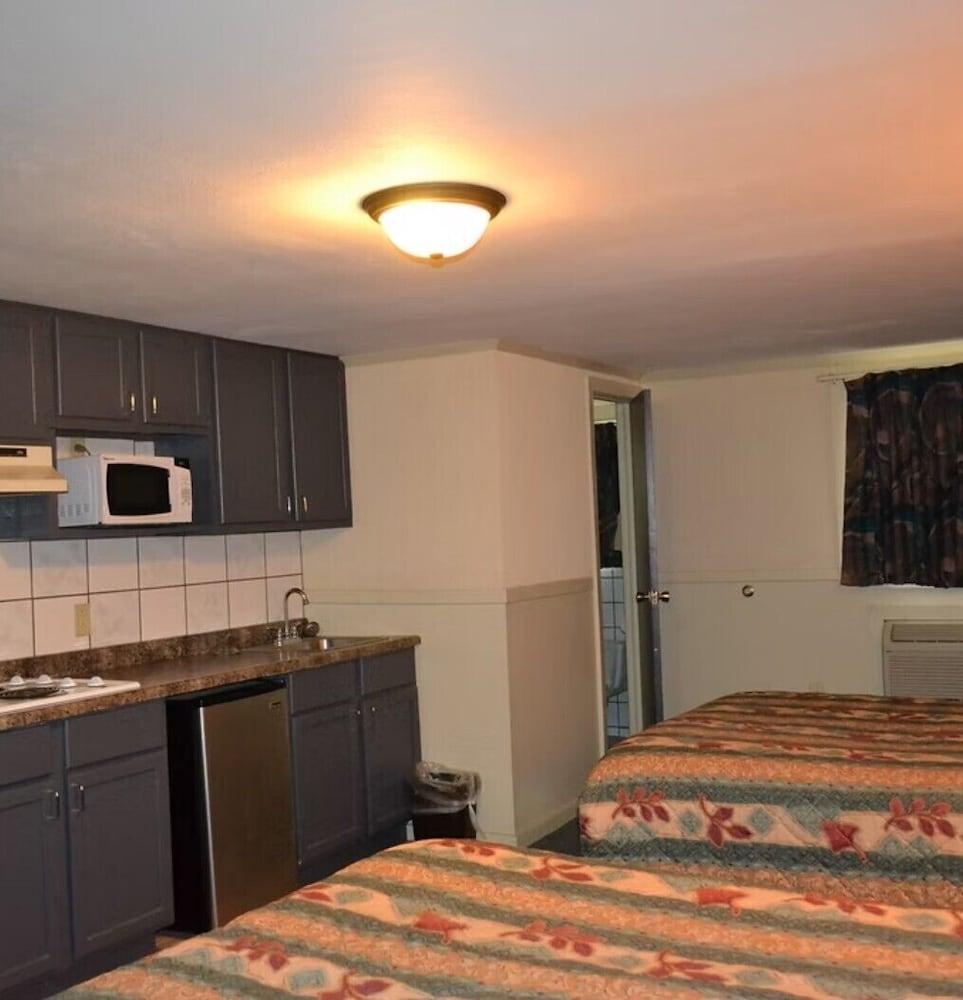 Tourest Motel photo 12