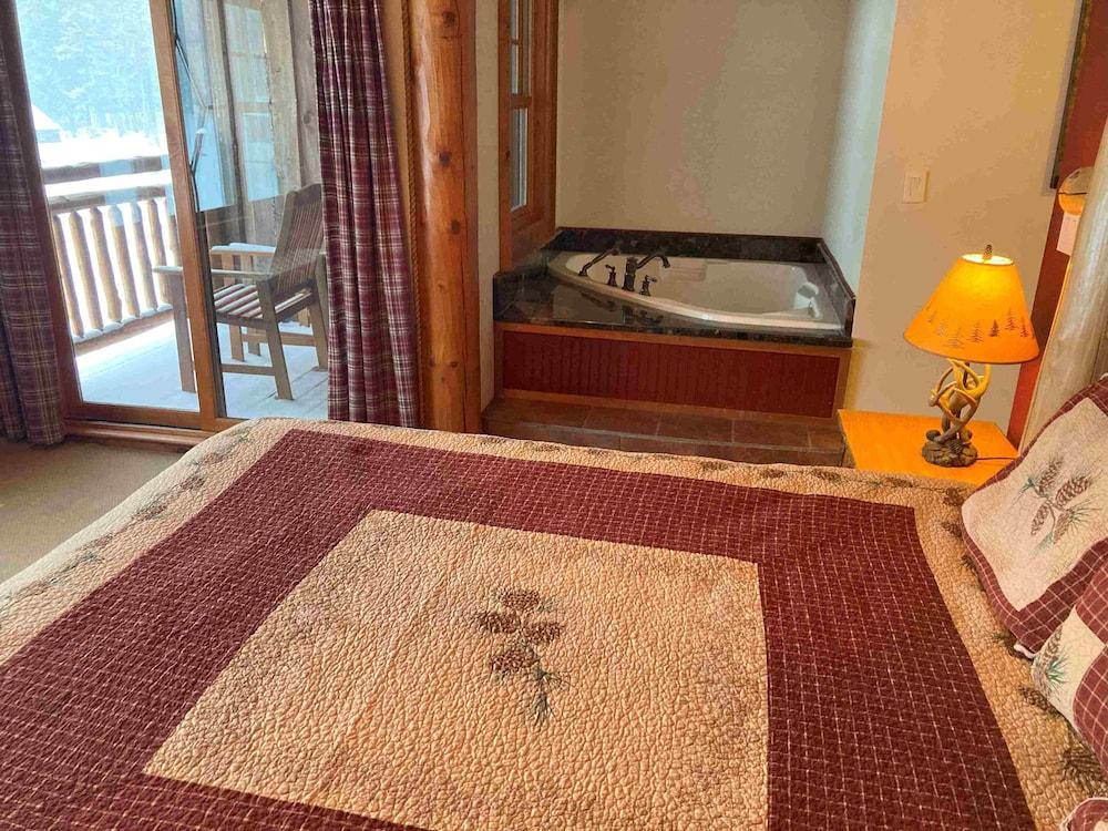 Ampersand Bay Resort photo 50