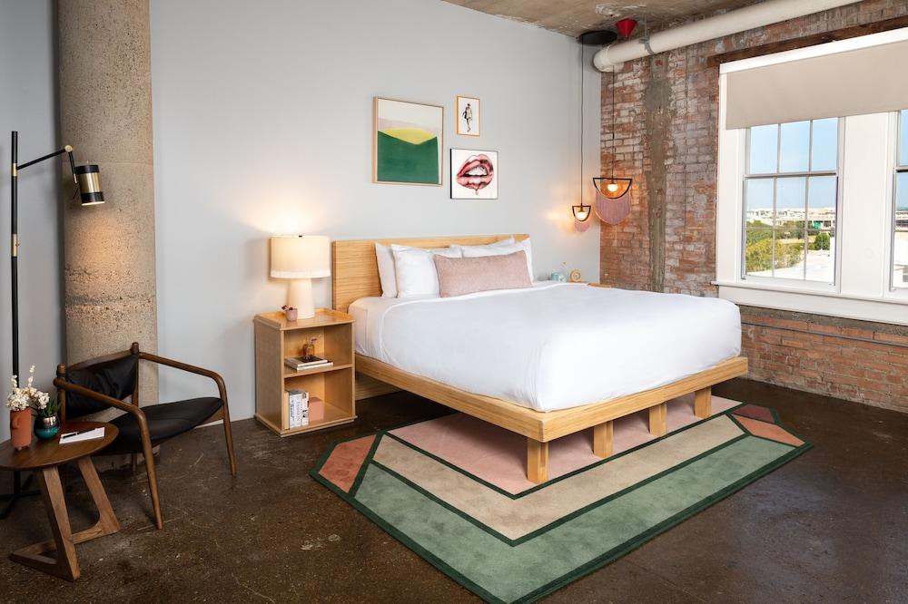 Canvas Hotel Dallas photo 11