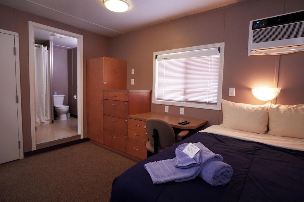 Target Hospitality-Midland Lodge photo 22