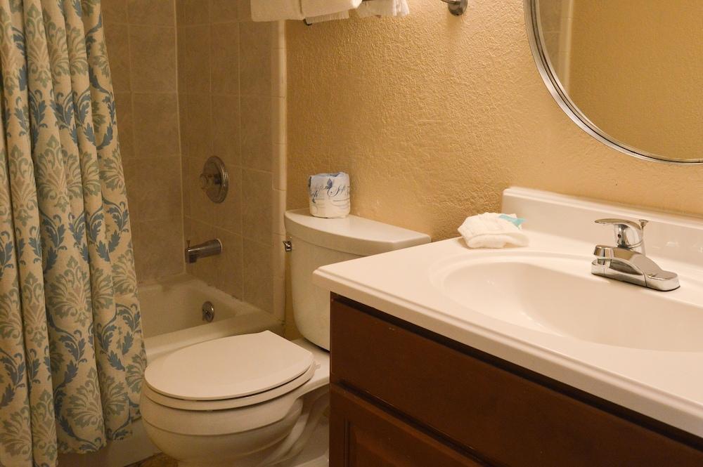 Hawaiian Inn Beach Resort photo 47