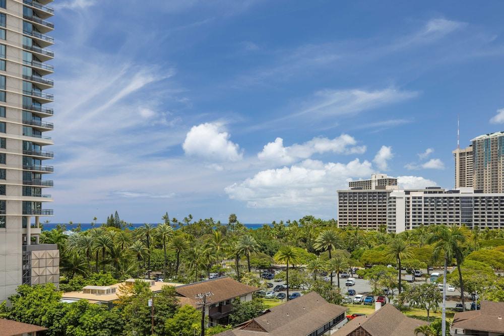 Regency on Beachwalk Waikiki by OUTRIGGER photo 51