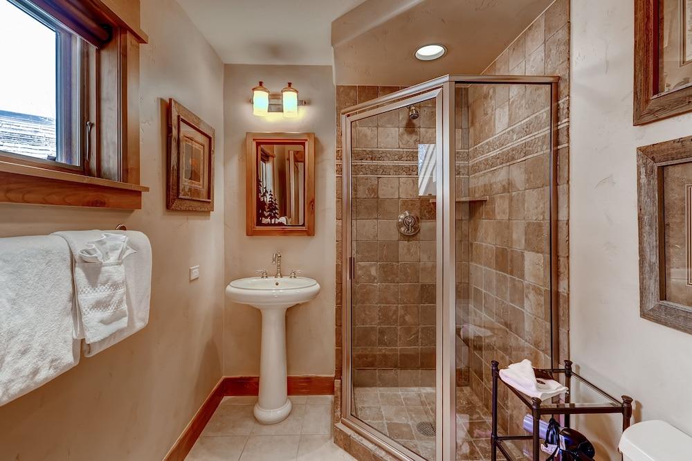 Arrowhead Village, A Vail Resorts Property photo 43