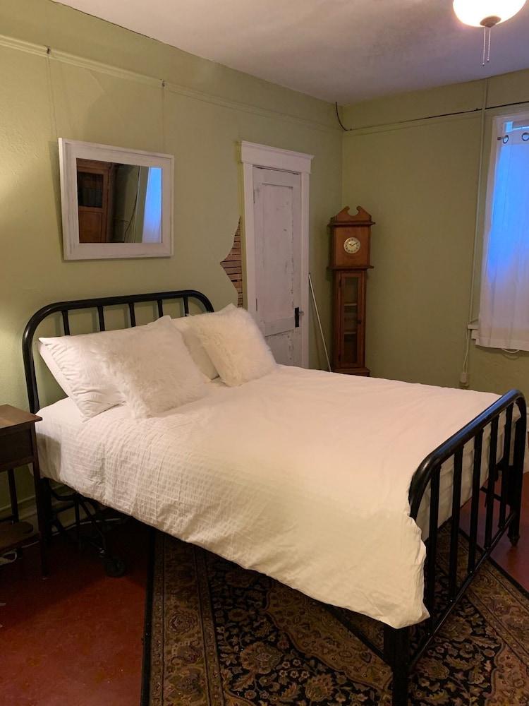 Historic Whiting Hotel Suites photo 80
