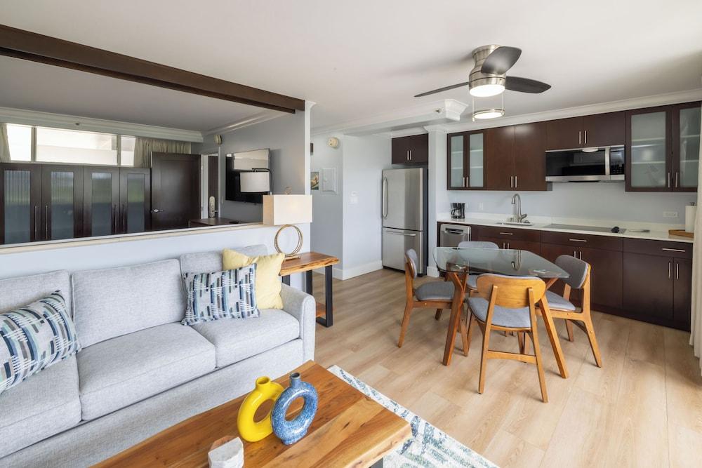 Regency on Beachwalk Waikiki by OUTRIGGER photo 27