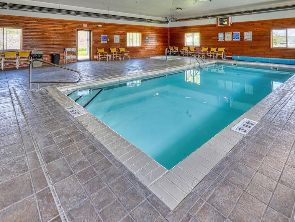 Yellowstone River Inn & Suites photo 12