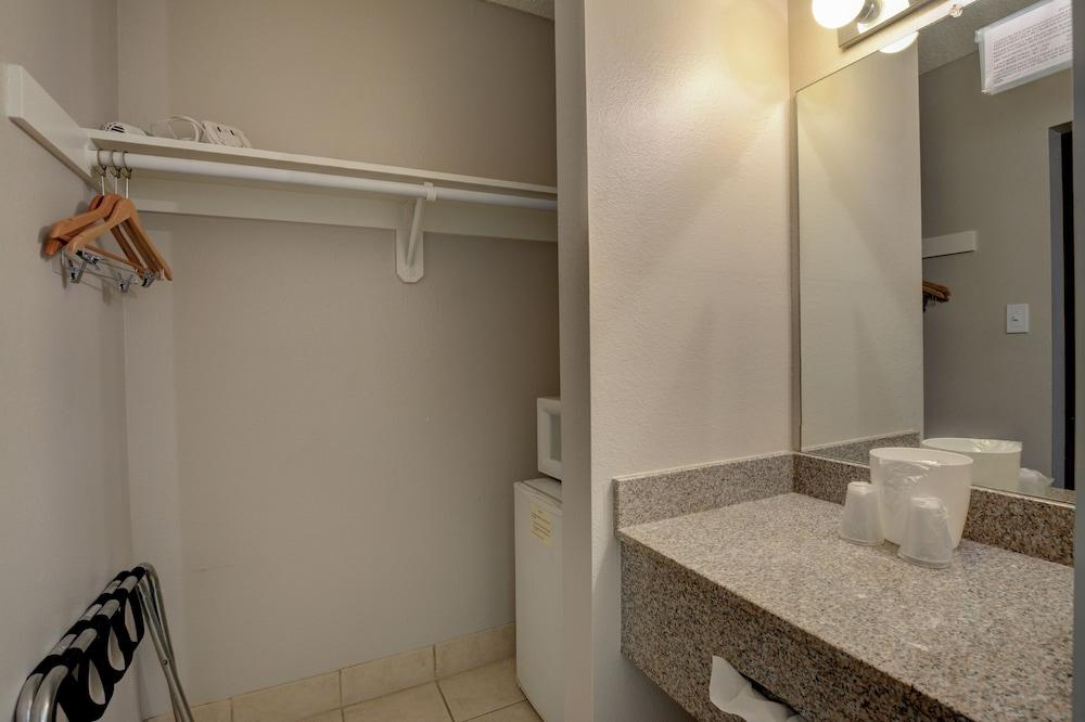 Aviation Inn photo 18