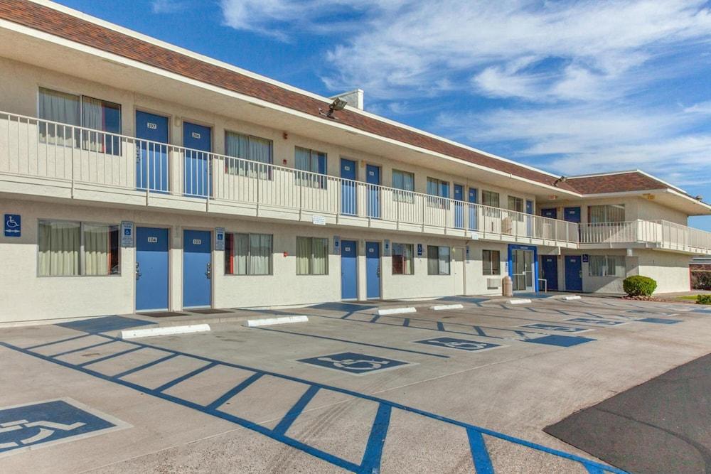 Motel 6 Phoenix North - Bell Road photo 28