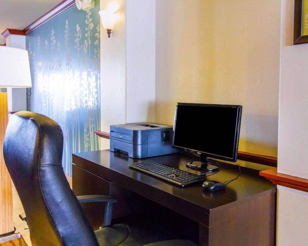 Sleep Inn & Suites Evansville - Casper photo 32