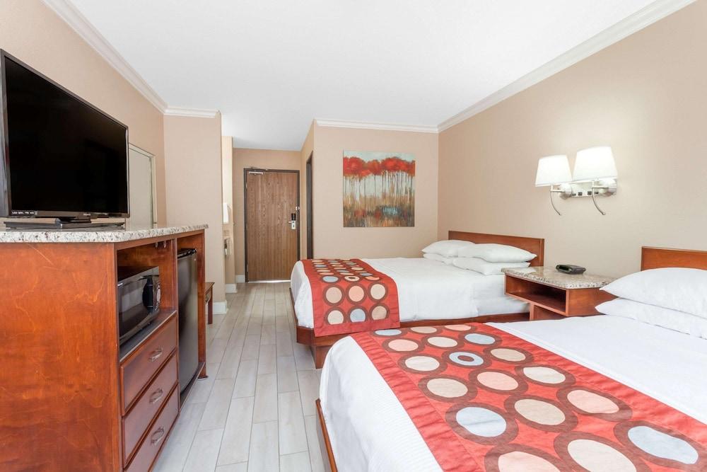 Super 8 by Wyndham Owensboro photo 6
