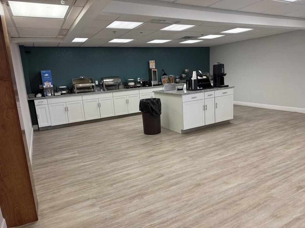 Sonesta Essential Rapid City photo 69