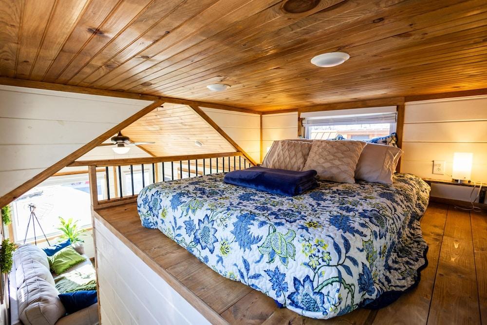 Sojourn Lodging photo 18