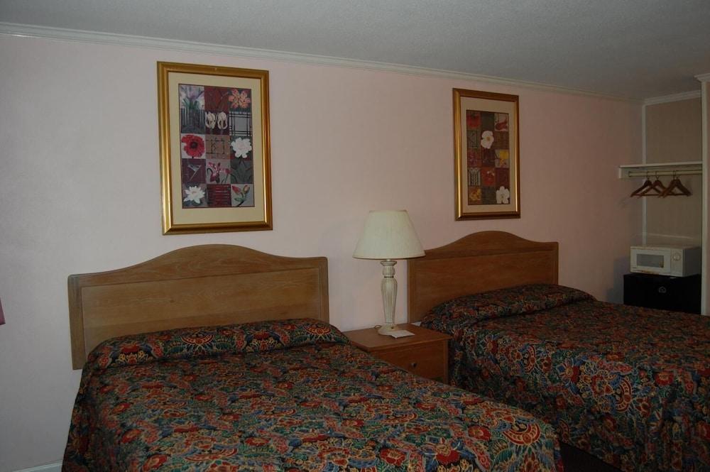Sea Breeze Inn photo 18
