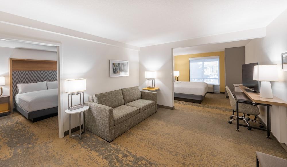 Holiday Inn Hotel & Suites Orange Park by IHG photo 3