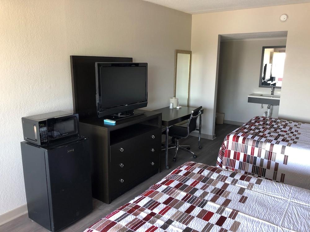 Red Roof Inn Greenville, NC photo 15