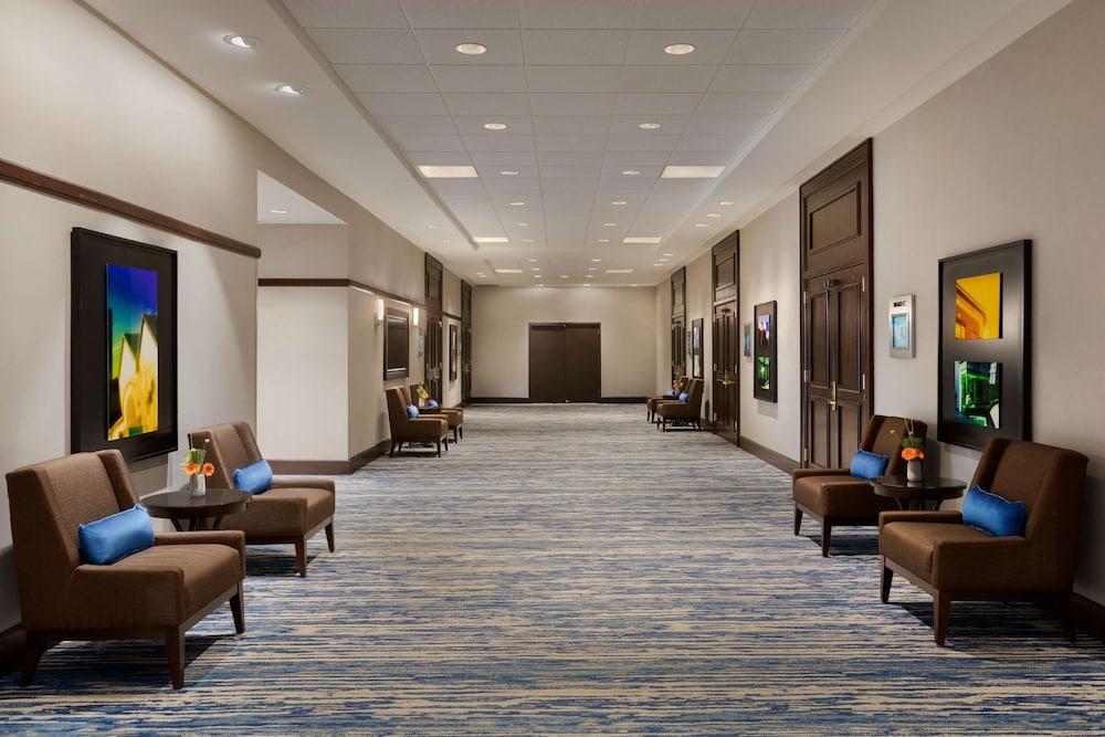Embassy Suites by Hilton Boston Waltham photo 12