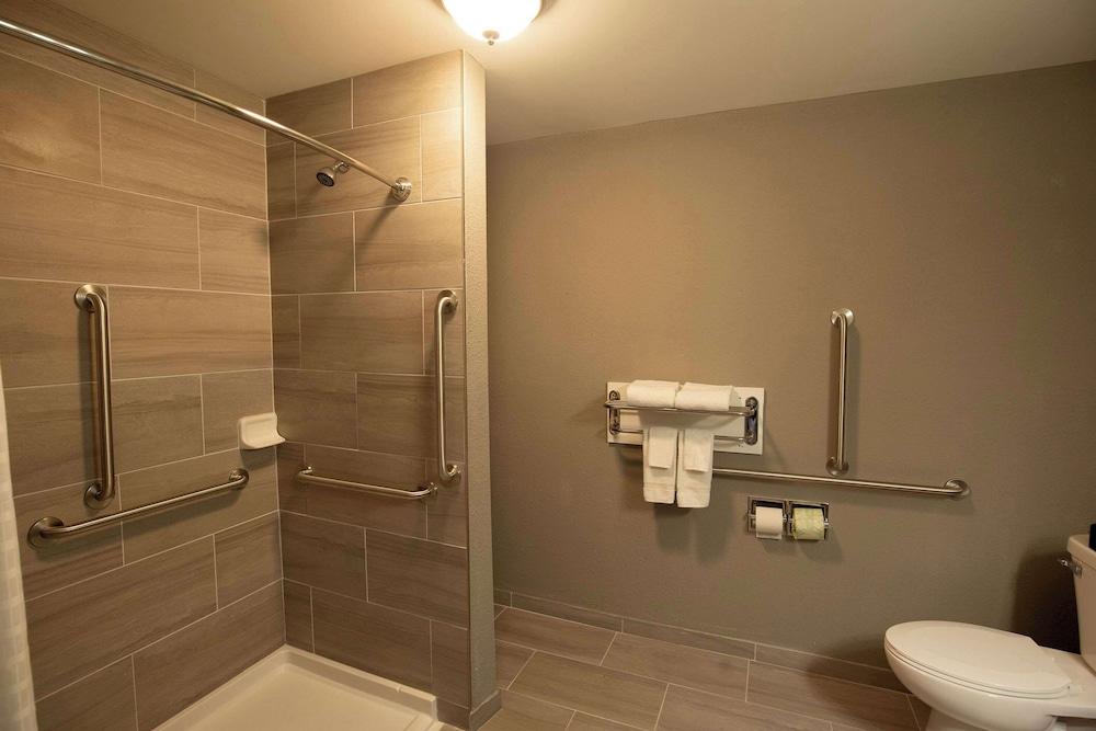 Quality Inn & Suites Hammond Near I-8090 photo 17