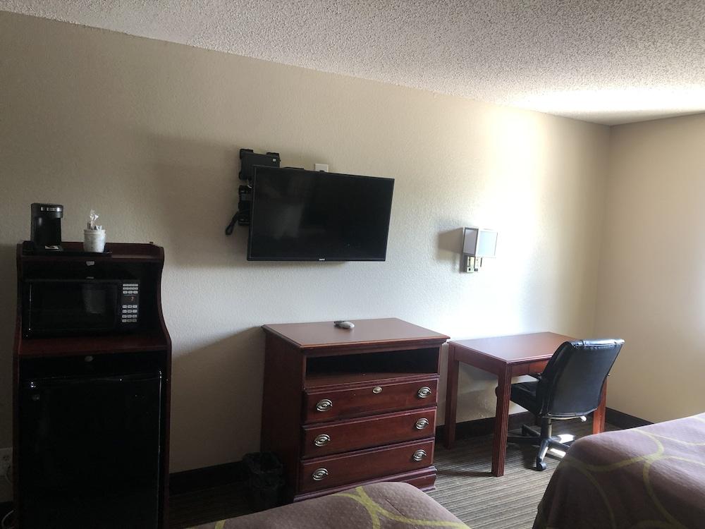 Quality Inn Neosho photo 36