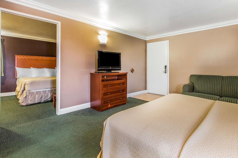 Rodeway Inn Ventura Midtown photo 21
