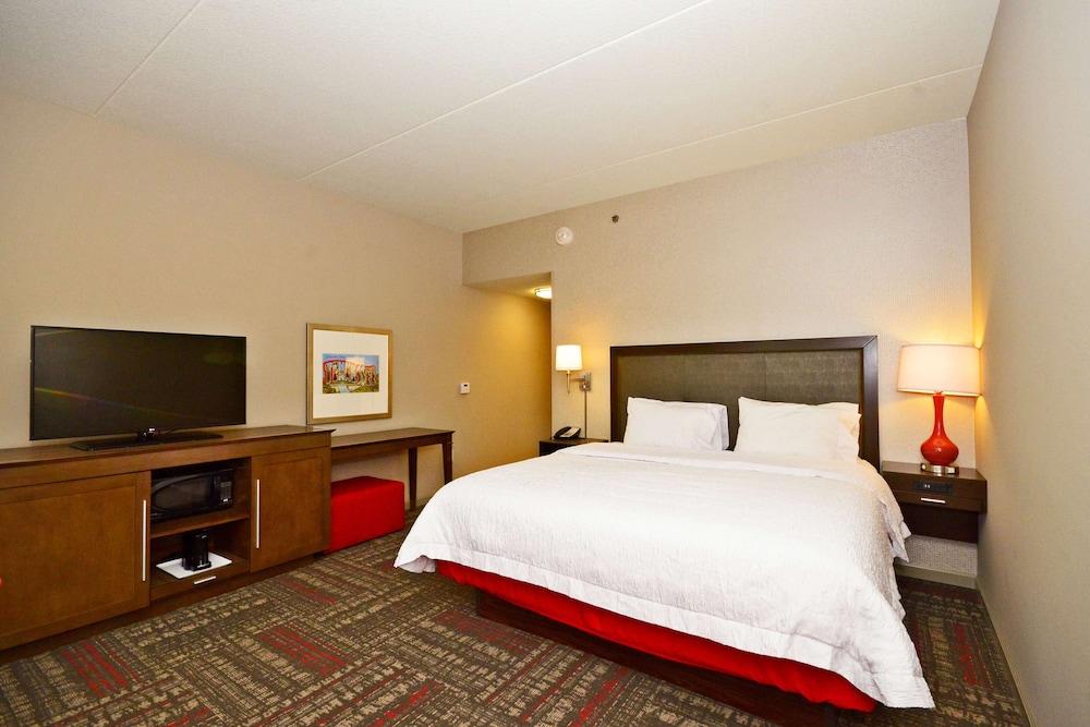 Hampton Inn Pulaski photo 3