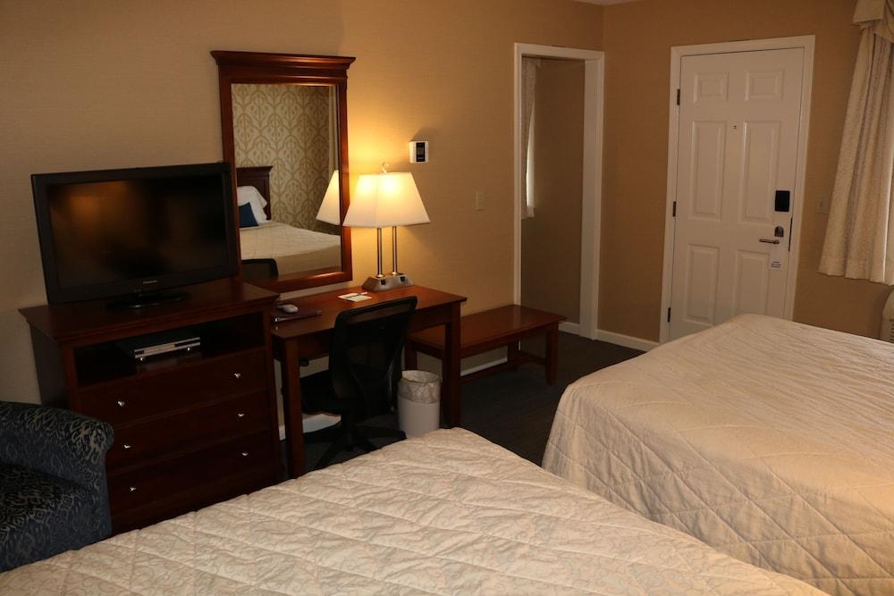 The Village Inn Harrisonburg photo 2