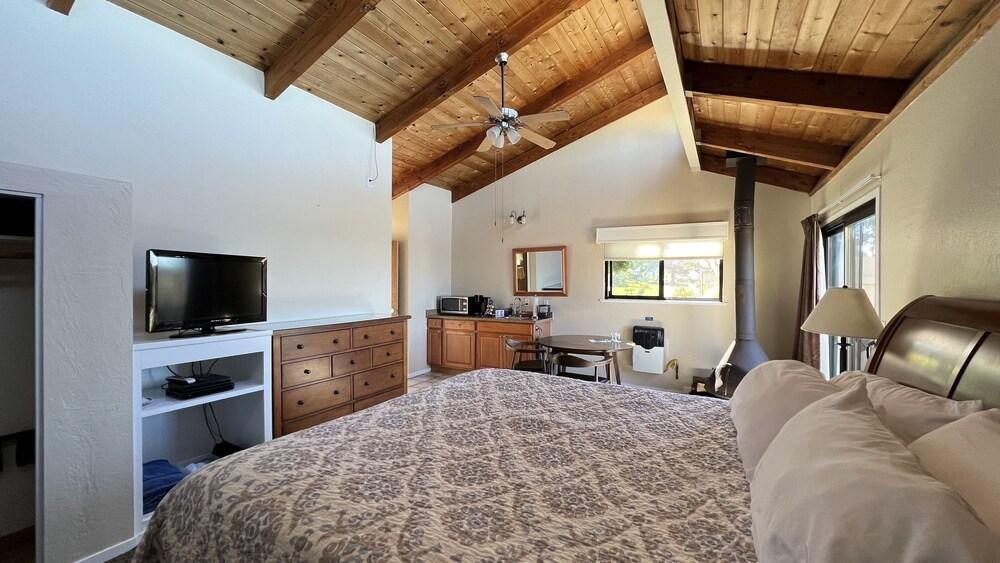 Fort Ross Lodge photo 39