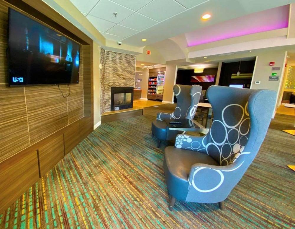 Revi Columbus North photo 22