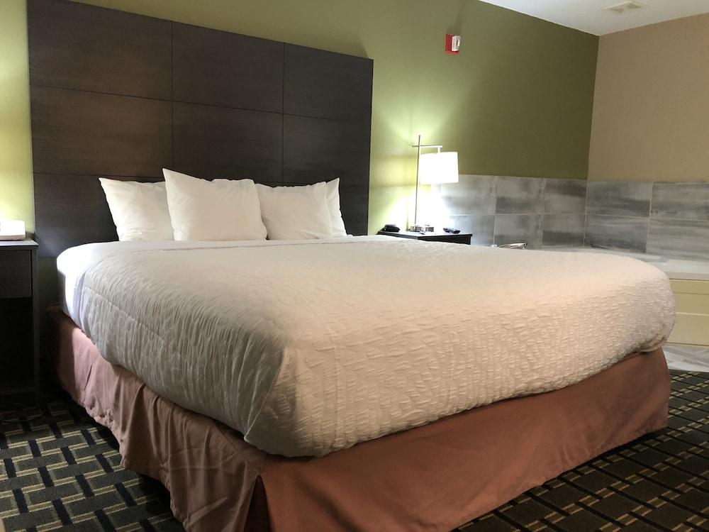 AmericInn by Wyndham Columbus Wisconsin photo 10