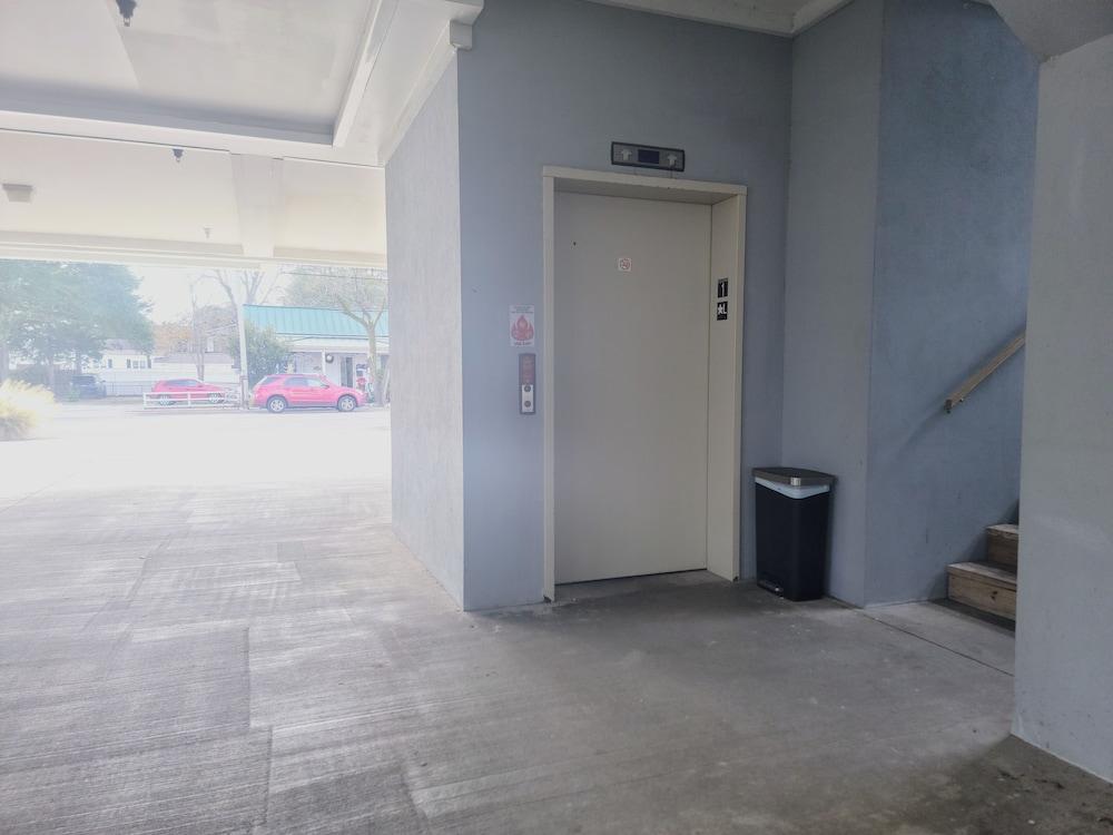 Beaufort Harbour Suites photo 49
