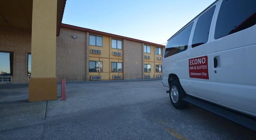 Econo Inn and Suites photo 11