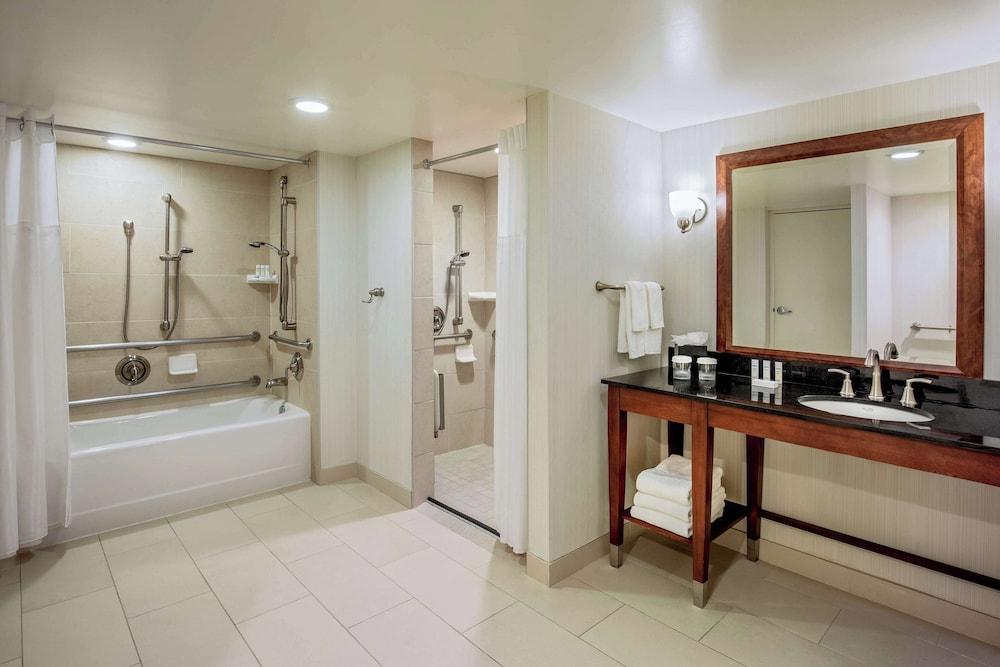 Embassy Suites by Hilton Boston Waltham photo 39