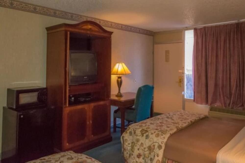 Executive Inn Hotel & Conference Centre photo 24