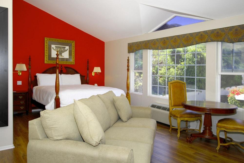 Malibu Country Inn photo 32