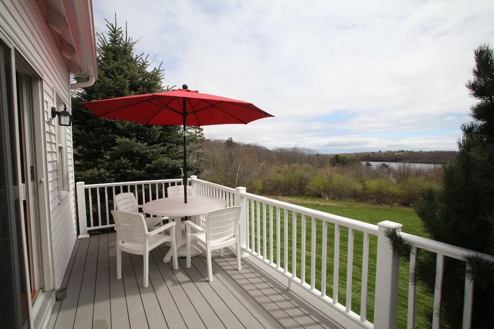 Glen Cove Inn & Suites photo 41